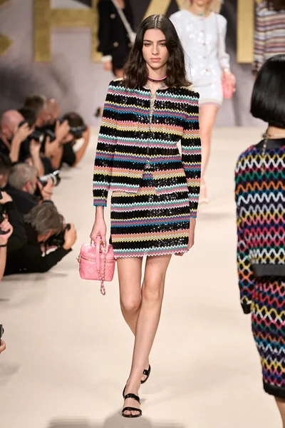 Look 37